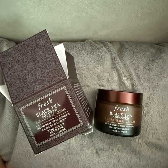 NIB Fresh Black Tea Age Renewal Cream 1.6oz